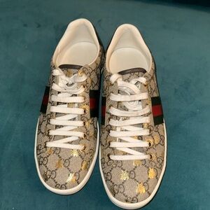 Women’s Gucci sneakers